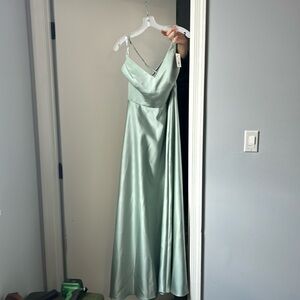 CELEBRATE DB STUDIO
spaghetti strap satin a-line long dress
STYLE# F20131